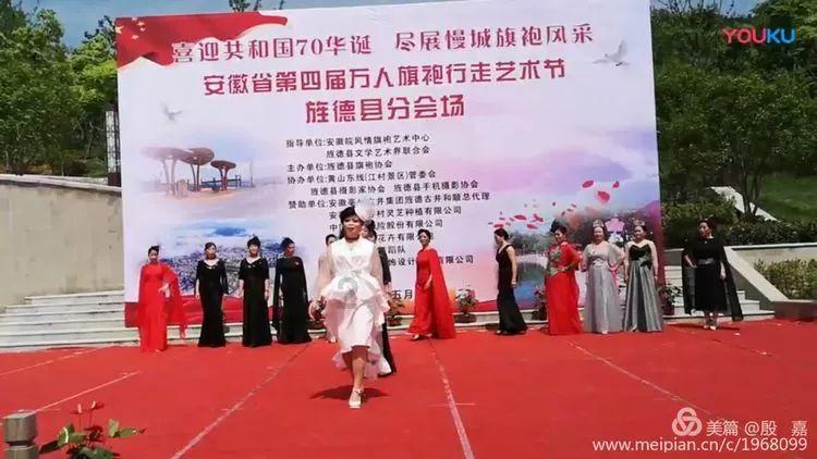 星光大道冠军刘晓东负债千万，直播时摆着《葵花宝典》，他为何如此落魄？游戏画面